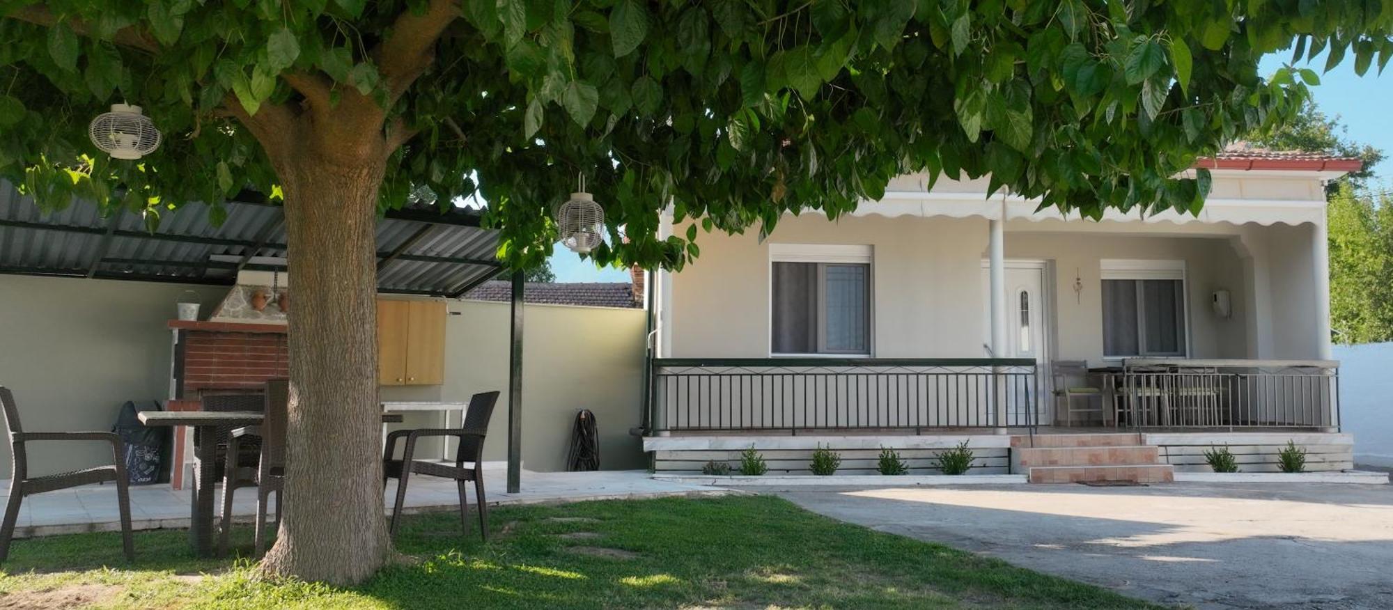 Roots House Pozar Holiday home *